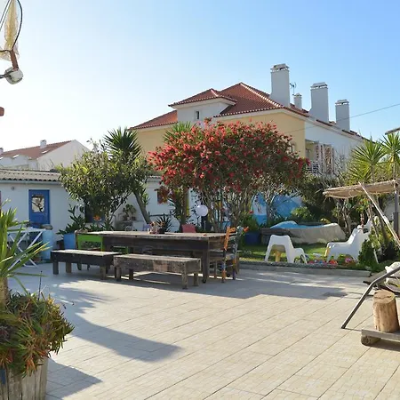 Albergue Portuguese Loveboat *
